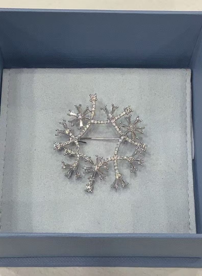 HEFANG High End Temperament Badge Snow Mirror Brooch  - Image 2