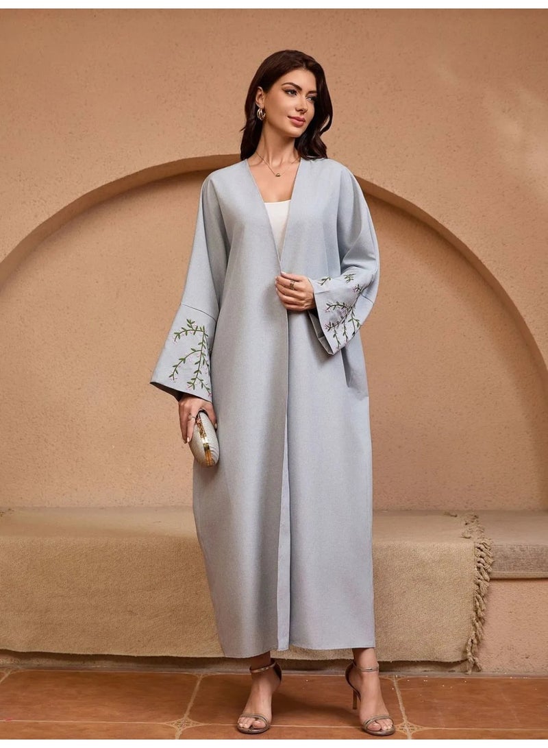 فاشون لاين بدلة بتصميم فريد من نوعه مع رقبة على شكل حرف V وعباية مزينة بتطريز زهري - Image 1