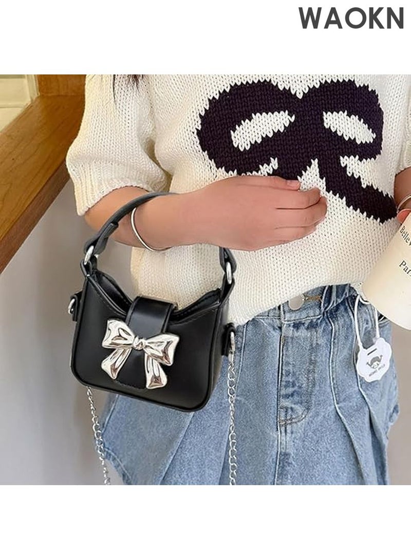 دبليو أيه أو كي أن حقيبة كروس بودي صغيرة للفتيات الصغيرات - حقيبة يد جذابة مزودة بمشبك مغناطيسي وحزام قابل للتعديل - حقيبة كتف لطيفة للأطفال من سن 4 إلى 12 عامًا - هدية عيد ميلاد مثالية وهدايا للحفلات وإكسسوارات للارتداء (أسود) - Image 2