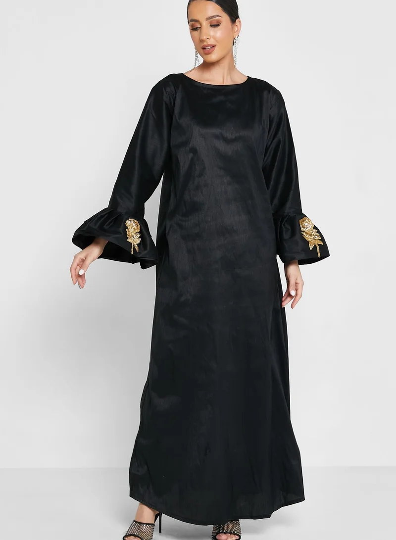 Khizana Exaggerated Sleeve Embellished Jalabiya