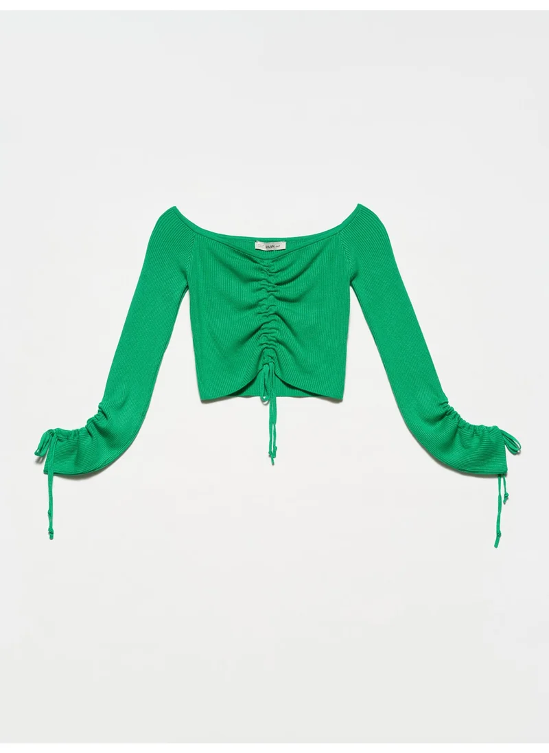 ديلفين 10192 Open Shoulder Drawstring Lace-Up Sweater-Green