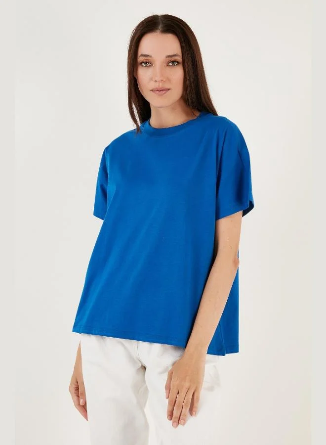 ليلا تي شيرت نسائي أساسي بياقة دائرية مقاس كبير قطن %