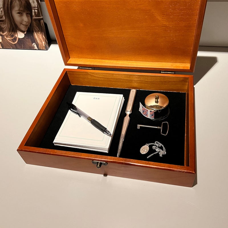 WE Games Old World Wooden Treasure Box with Brass Latch (Natural) - Image 3