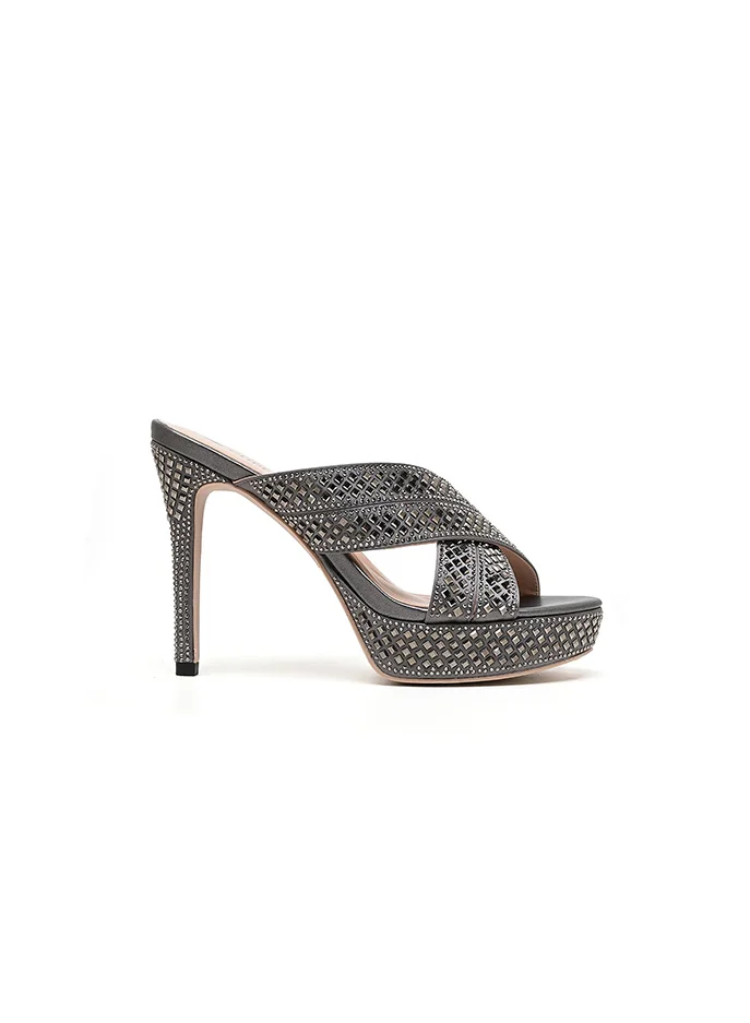 Cuple Stylish high-heeled sandals with elegant detailing