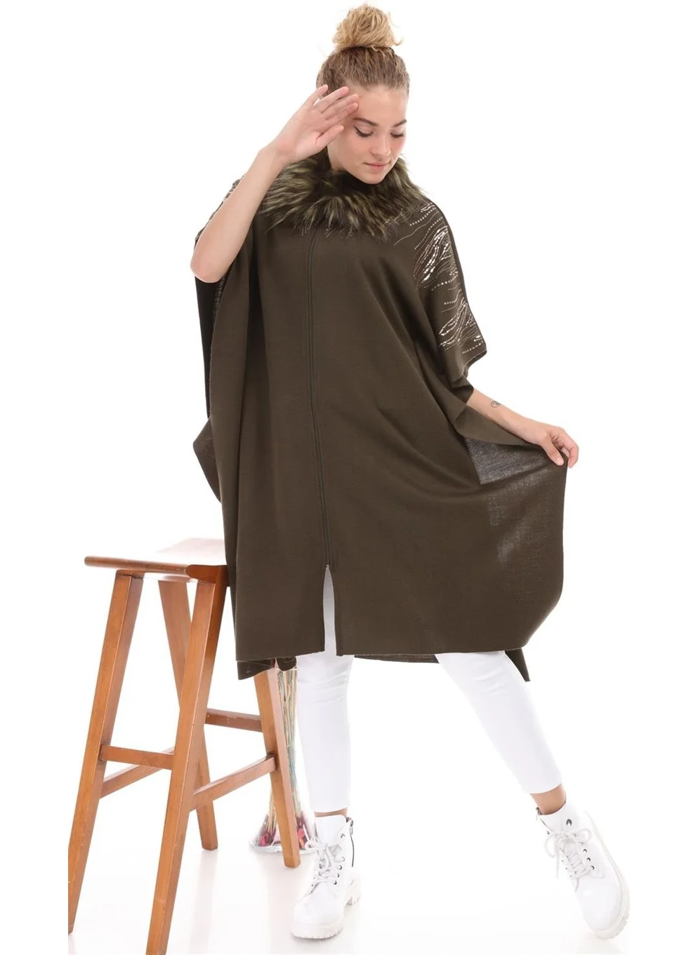 جارمي Women's Fur Collar Zippered Poncho Khaki