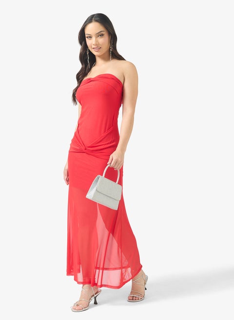 فستان ماكسي بياقة على شكل قلب وتفاصيل شبكية