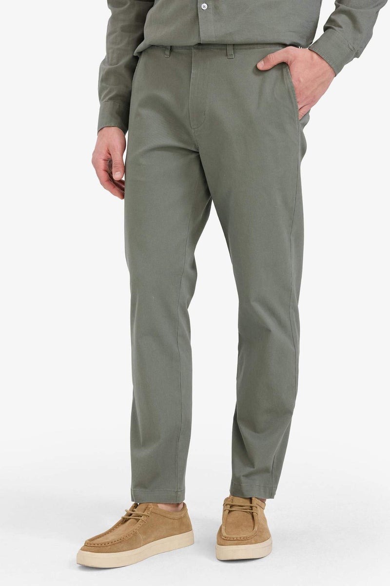 DeFacto Regular Fit Pocketed Straight Leg Chino Pants - Image 4