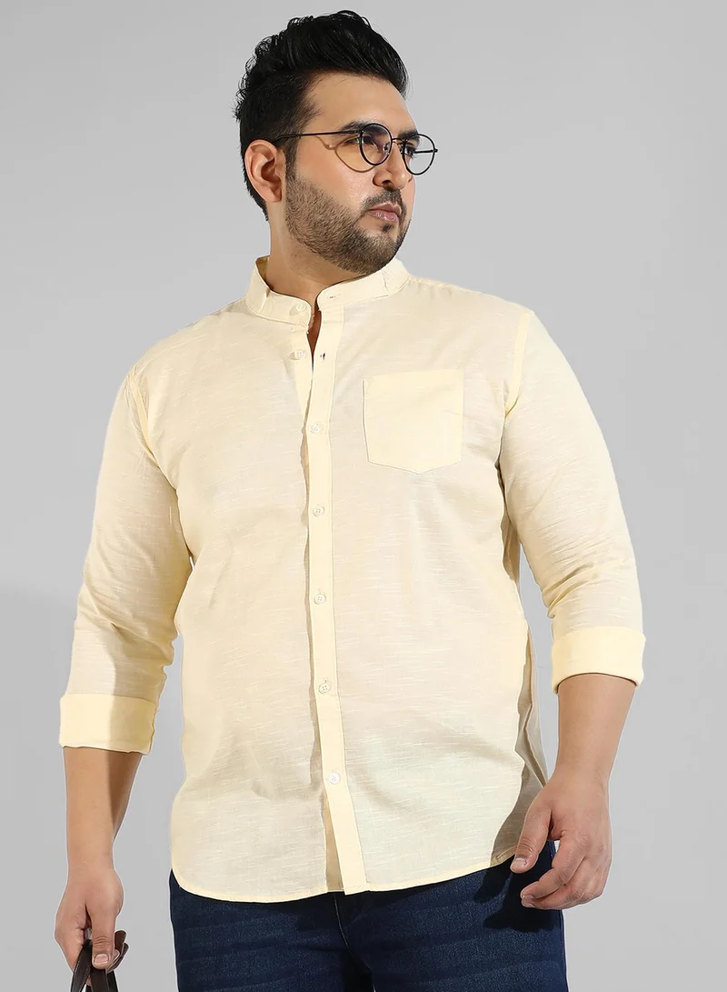 انستافاب بلس قميص رجالي كاجوال ذو قصة عادية باللون الأصفر الفاتح