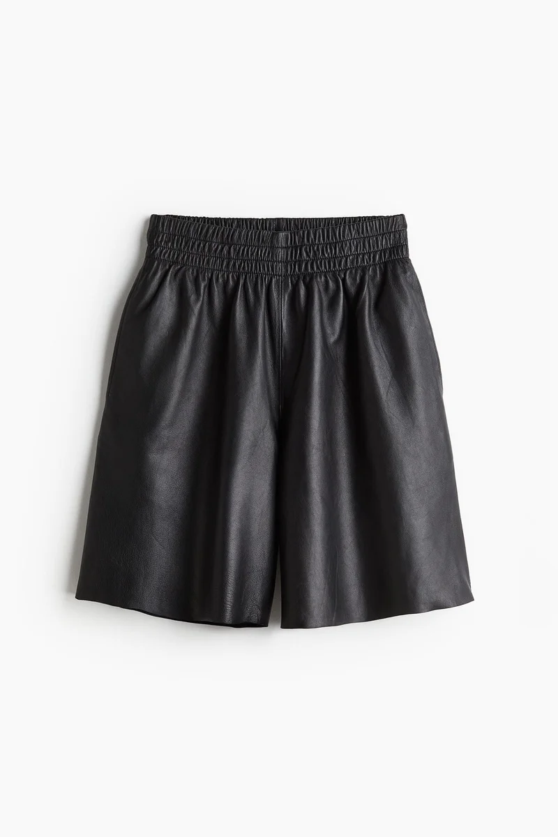 اتش اند ام شورت جلدي سهل الارتداء