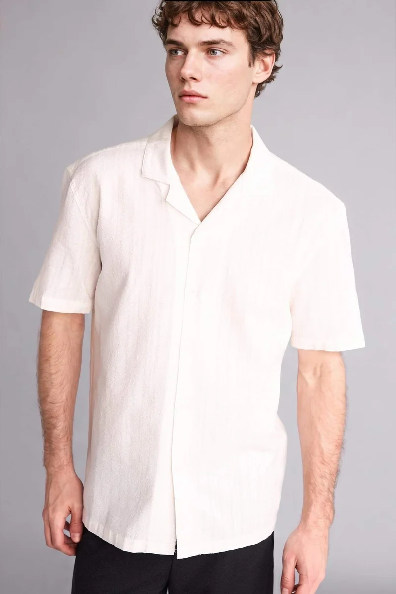 ديفاكتو Regular Fit Resort Neck Cotton Short Sleeve Shirt