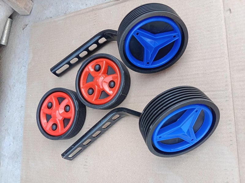 Cycle Side Supporter Wheel Training Wheels Adjustable Side Support Wheel Set for 14 to 20 inch Bicycle (Multicolour)