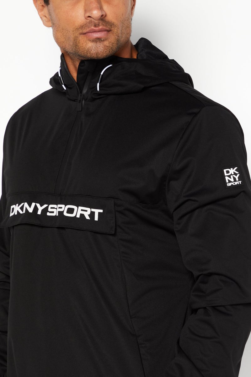 DKNY Sport جاكيت تدريب رياضي للرجال سحاب كامل مقاس مناسب، أسود - Image 2