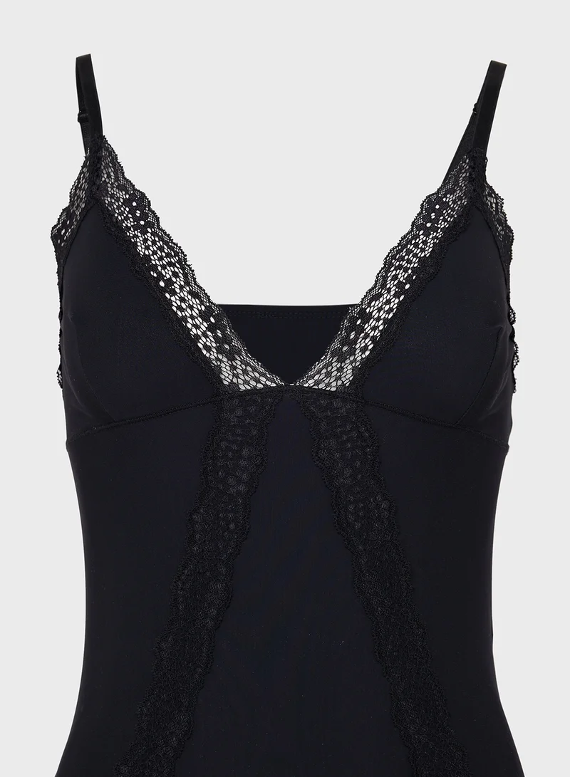 اونلي Lace Bodysuit