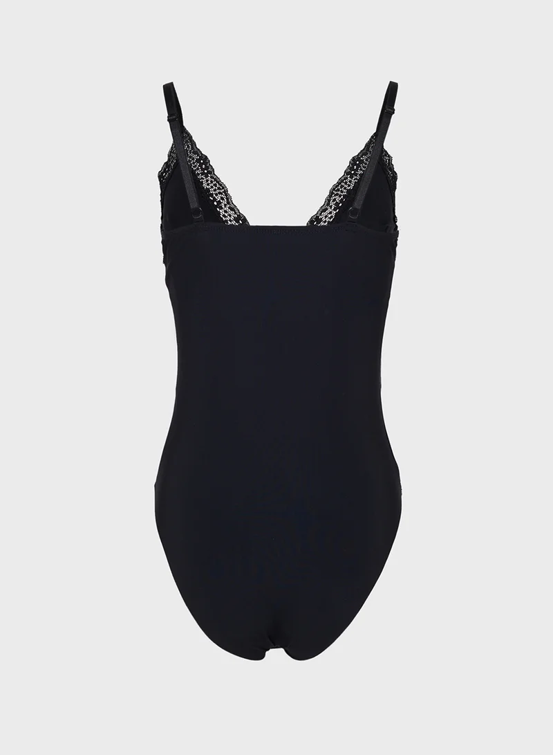 اونلي Lace Bodysuit