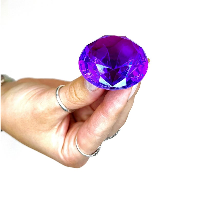 Gamewright - The Curse of The Maldita Diamond - A Fast Playing Gem of a Game - Card Game for Kids - Ages 8 and Up - Great for Family Game Night! - Image 4