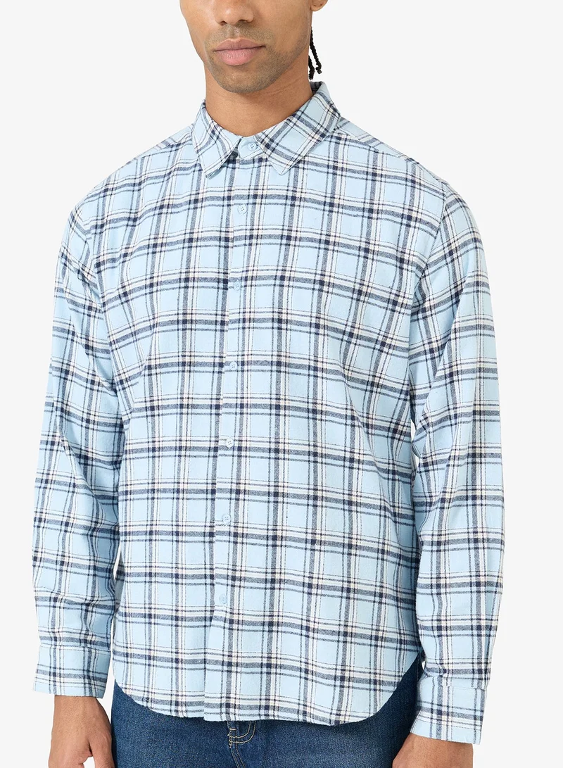 سفنتي فايف قميص كلاسيكي بقصة عادية