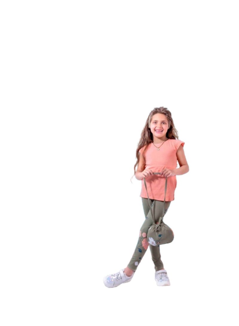 Girls set of 4 pieces, Simone T-shirt and olive trousers with flowers 