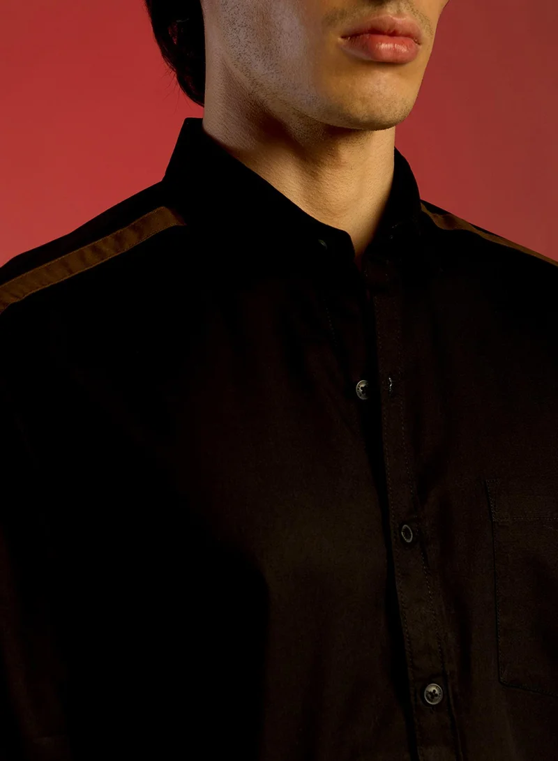 Campus Sutra Men's Onyx Black Side-Striped Shirt