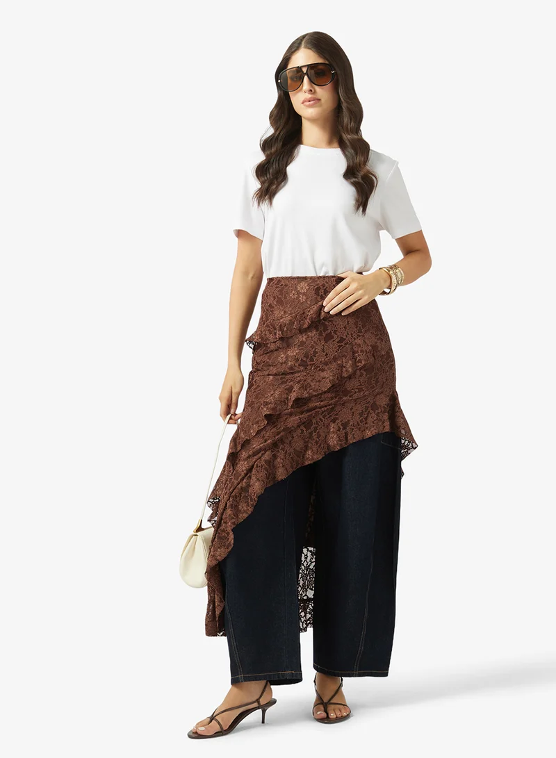 ايلا تنورة بكشكش وفتحة