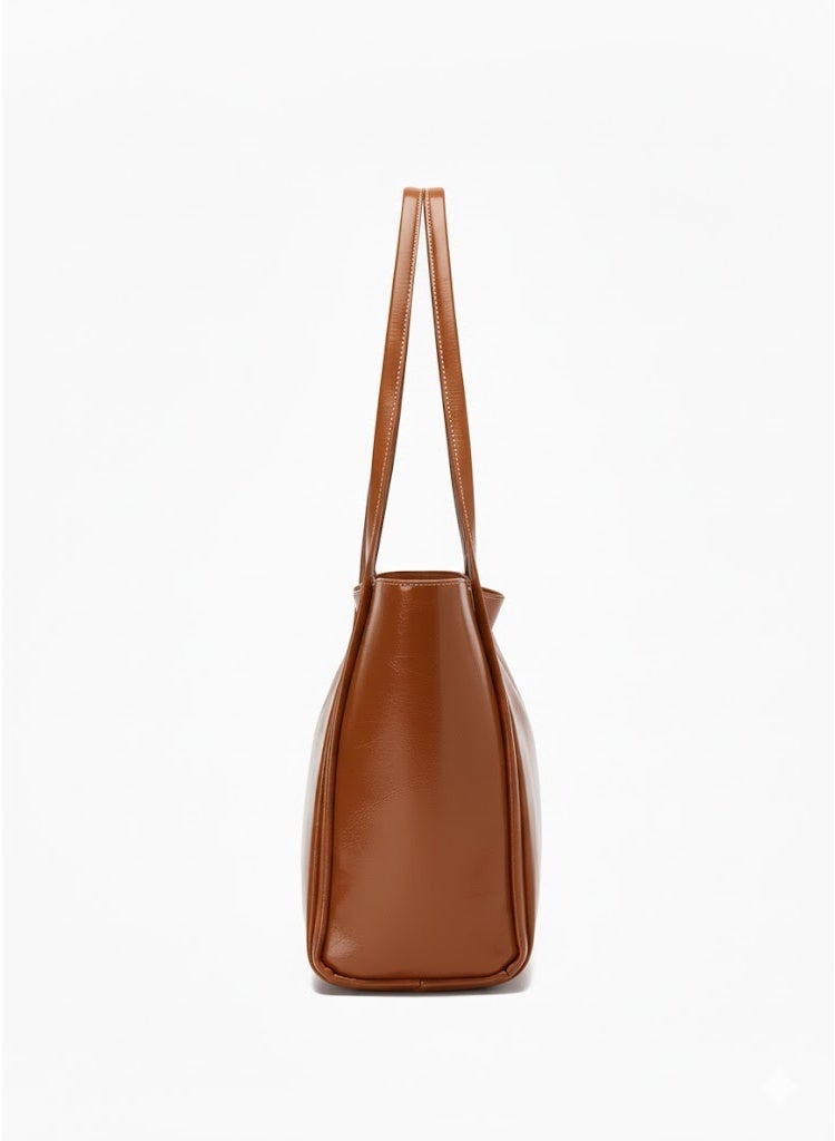 Stylish and practical women's shoulder bag - a modern women's bag for everyday use - Image 3