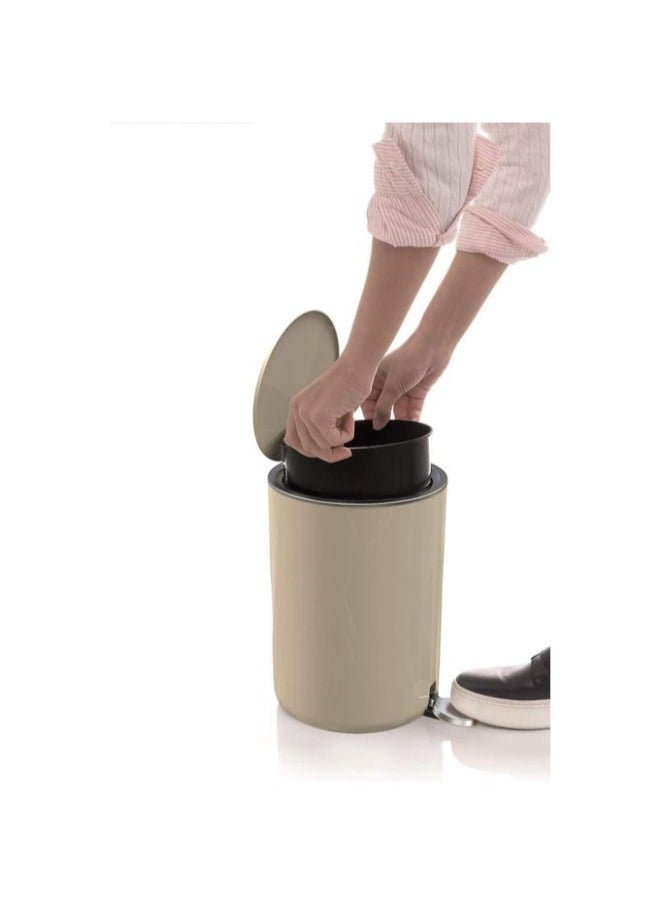 Primanova Acrylic Trash Can With Soft Close Lid Round Foot Pedal Removable Plastic Trash Can With Soft Closing Liter Bin 5 Liter- Beige  - Image 2