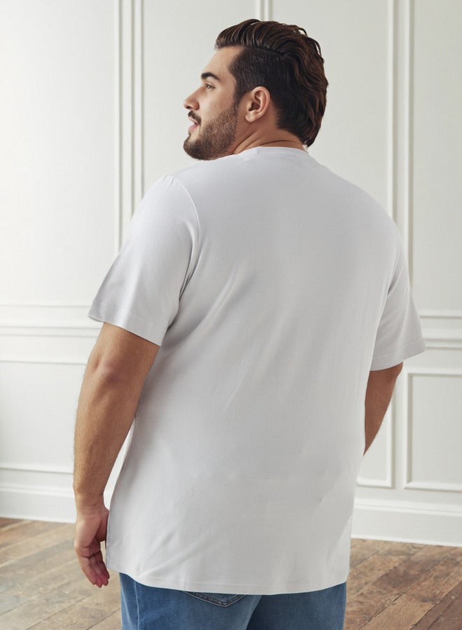 سبلاش فيڤ تيشيرت رجالي بقصة عادية ورقبة دائرية وأكمام قصيرة وطبعة شعار - Image 3
