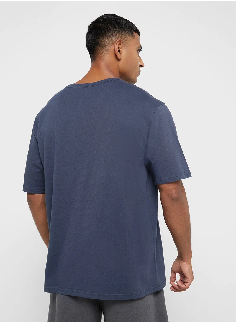 كالفن كلاين Essential Crew Neck T-Shirt