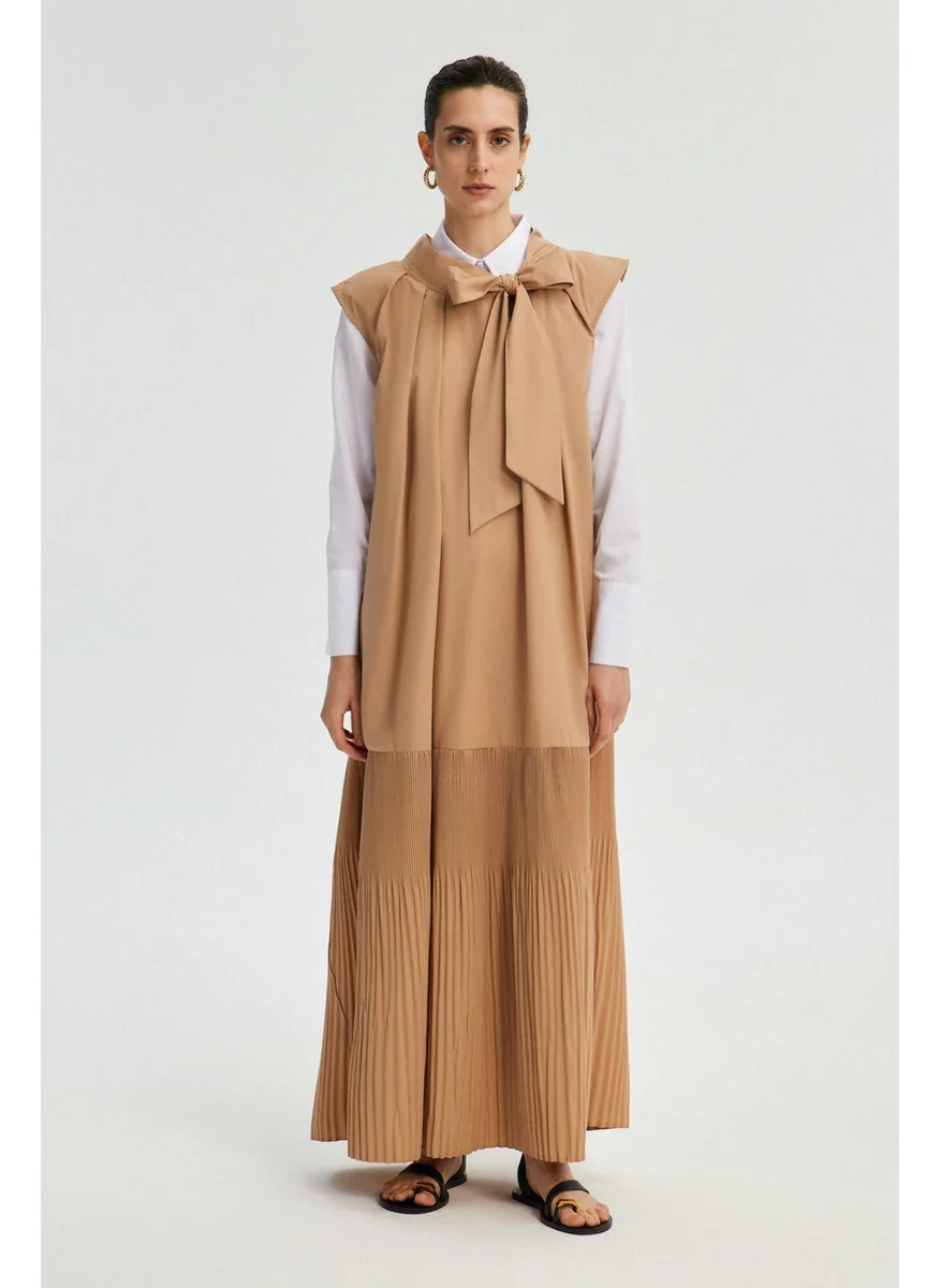 Touche Tie Collar Pleated Dress