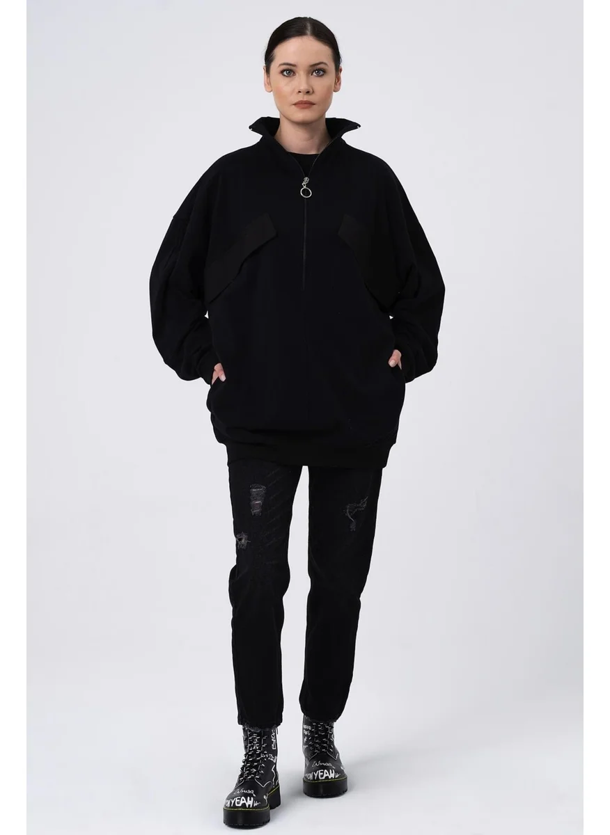 الكسندر جاردي Oversize Sweatshirt with Embroidered Pocket B22-398A