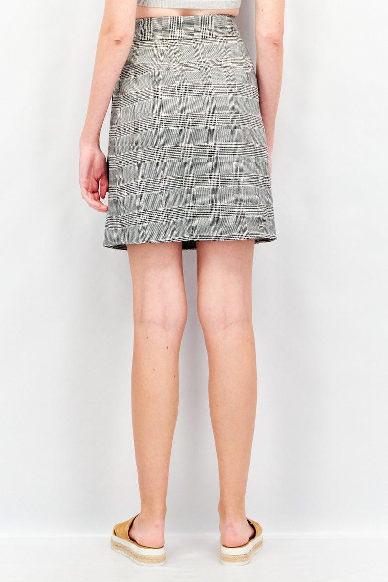 VERO MODA Women Micro Check Mini Skirt, White - Image 4