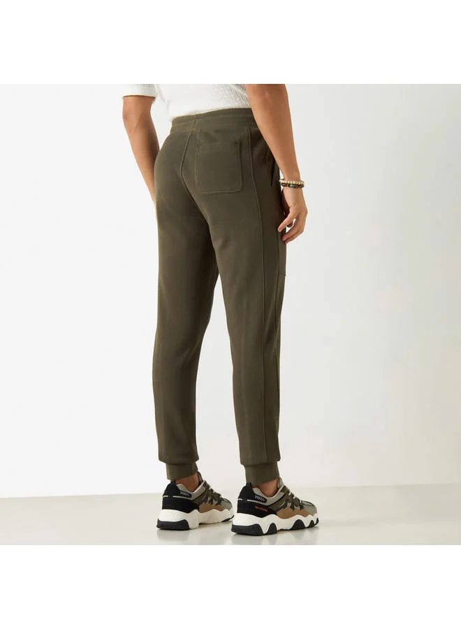 Iconic Iconic Solid Slim Fit Joggers with Drawstring Closure and Pockets