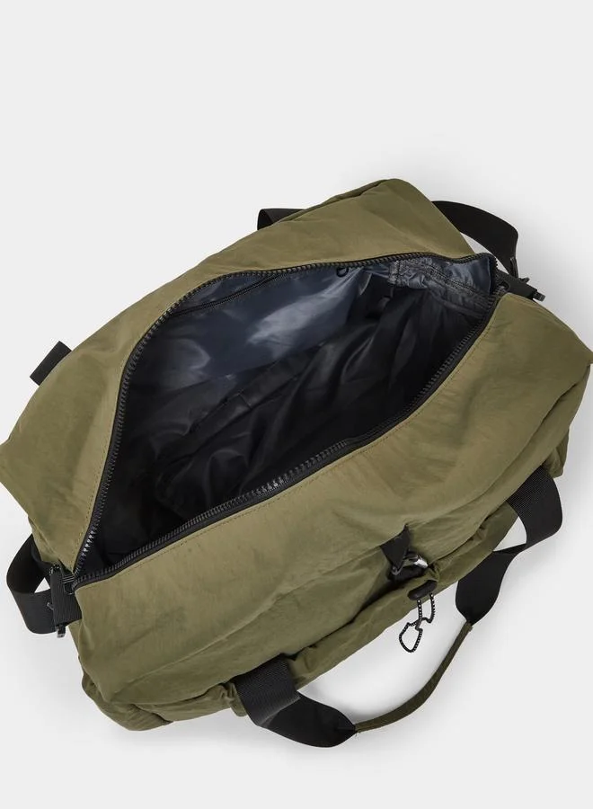 ستايلي شنطة جيم سادة بأربطة غلق