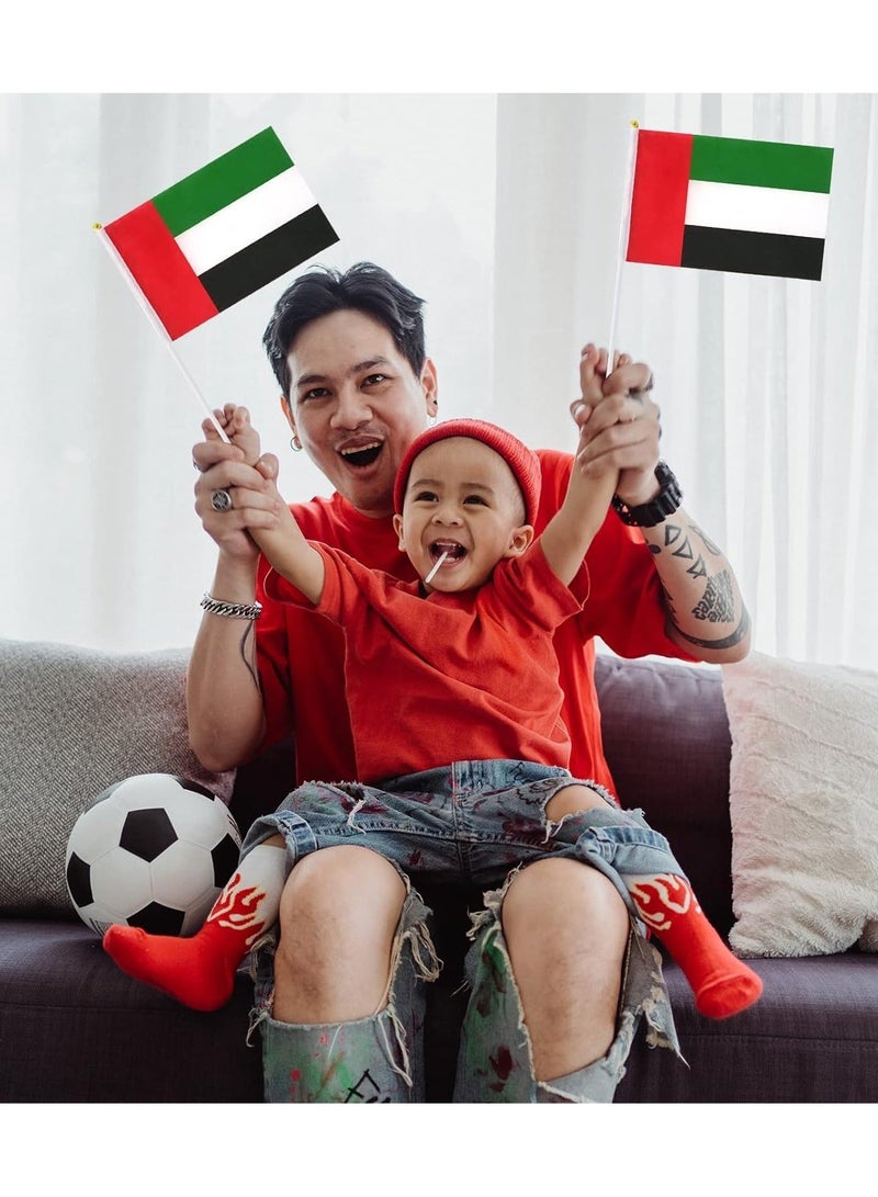 علم محمول باليد لليوم الوطني لدولة الإمارات العربية المتحدة - احتفل بديكورات حفلات اليوم الوطني لدولة الإمارات العربية المتحدة - Image 1