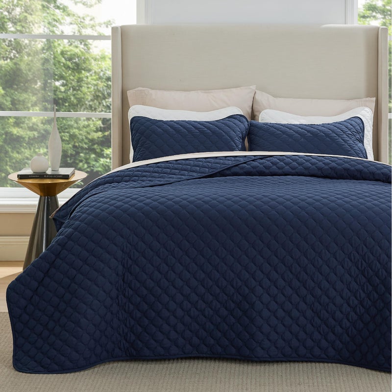 Bedsure Quilts Queen Size - Lightweight Bedspreads Queen Size with Classic Honeycomb Quilting, Soft Quilt Bedding Set, Navy Comforter Set Coverlet for All Seasons with 2 Pillow Shams (90" x 96") - Image 1