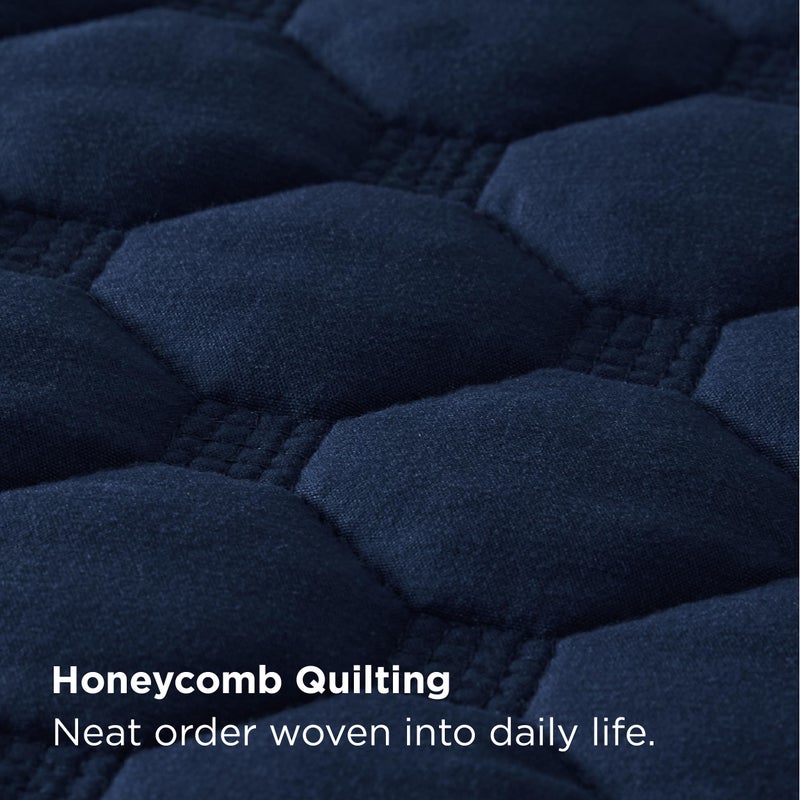 Bedsure Quilts Queen Size - Lightweight Bedspreads Queen Size with Classic Honeycomb Quilting, Soft Quilt Bedding Set, Navy Comforter Set Coverlet for All Seasons with 2 Pillow Shams (90" x 96") - Image 3