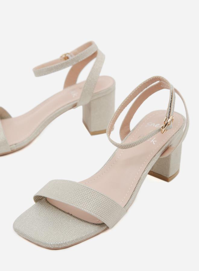 سنيك ايه بيك صندل بكعب عريض ورباط للكاحل مزين - Image 4