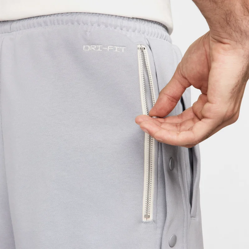 Nike Men's Standard Issue Dri-FIT Basketball Shorts
