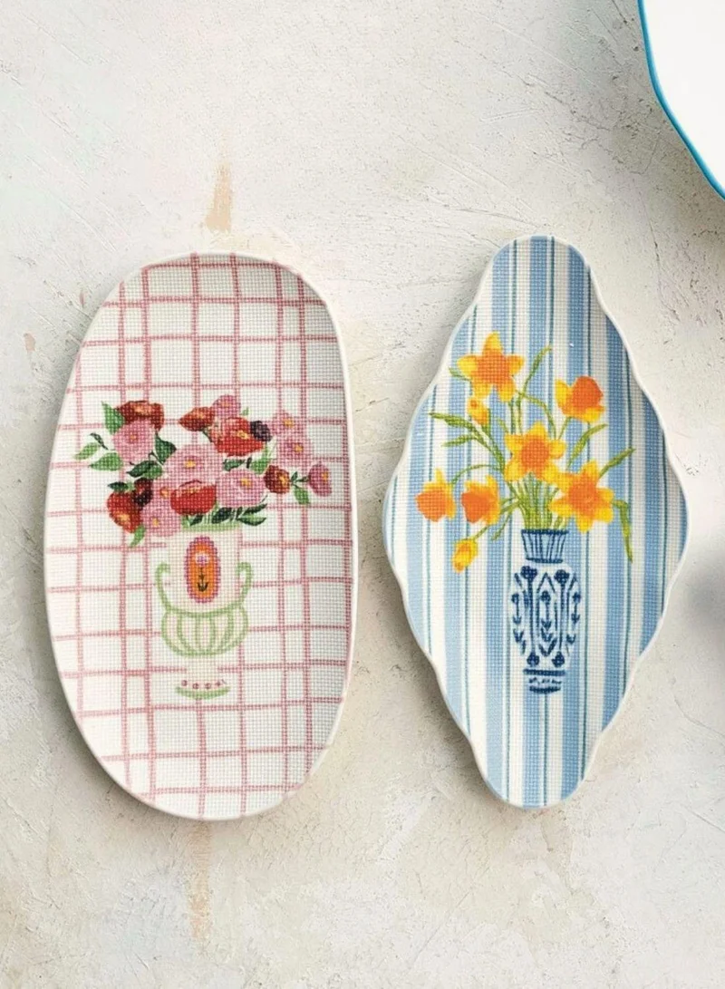 سوق الزعفران طبق سيراميك بنقشة الغرز – أزرق