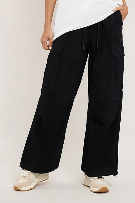 أر أند بي Solid Cargo Pants with Drawstring Waist
