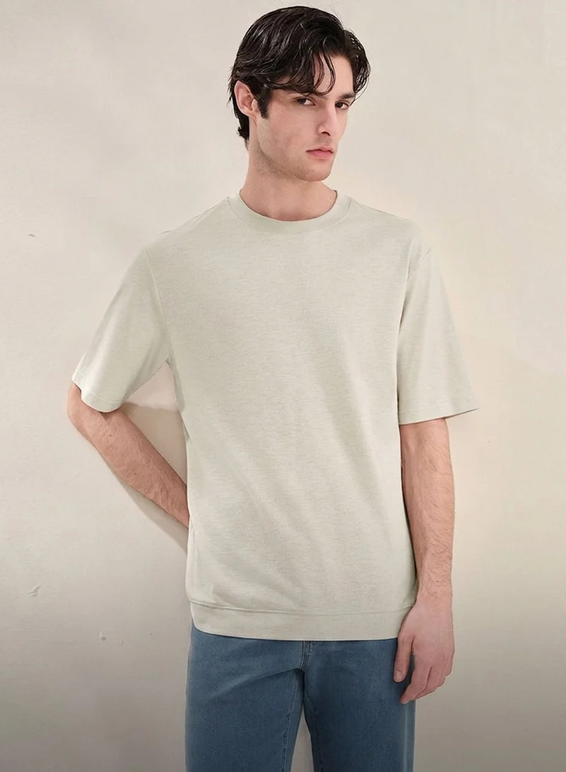جيوردانو Men Regular Cotton Linen Blend Tee