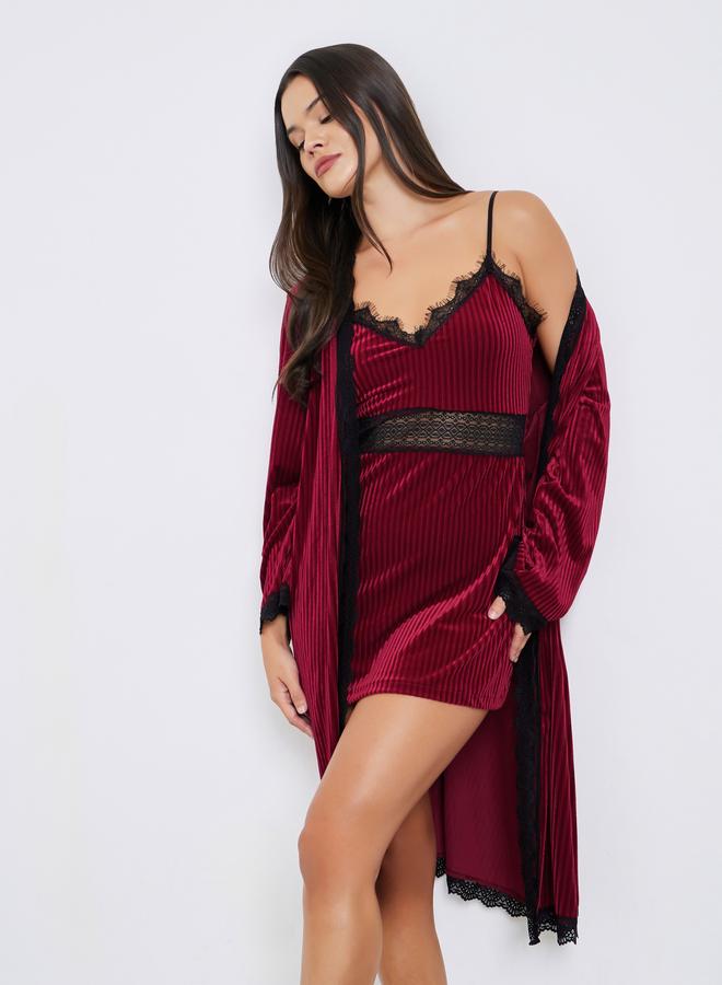 ستايلي قميص نوم مضلع مخمل بتفاصيل دانتيل مع روب - Image 1