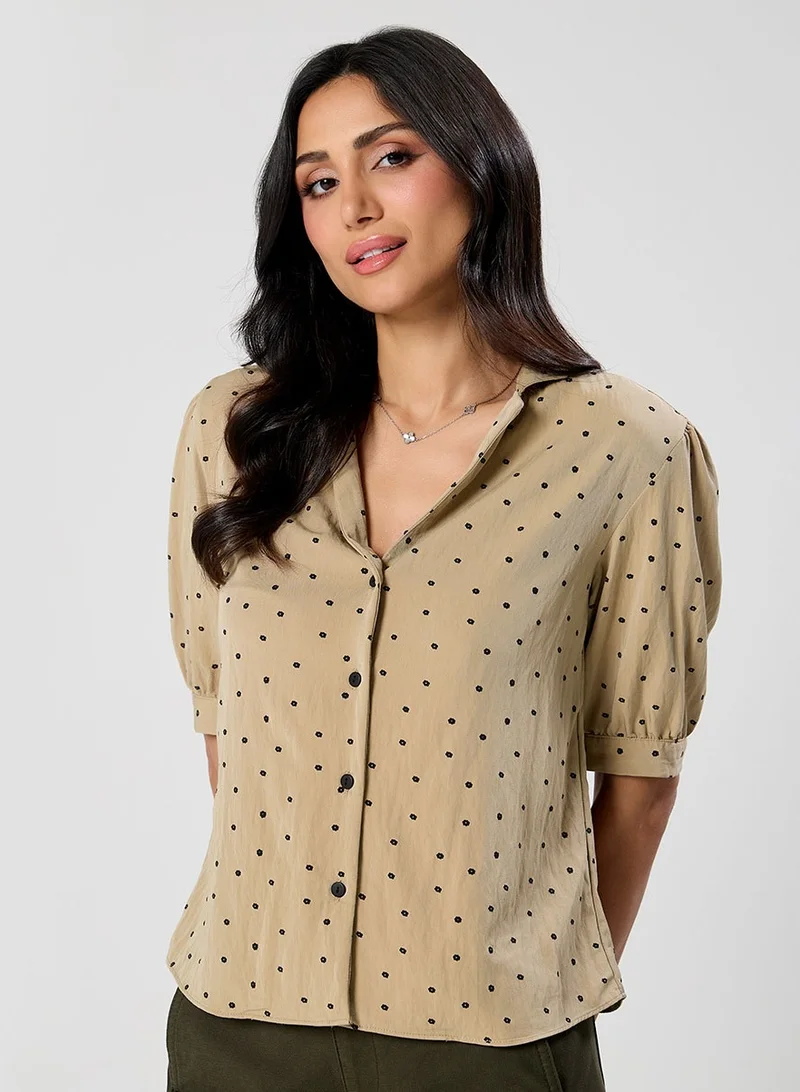 زجزاج Lapel Detailed Ditsy Floral Top