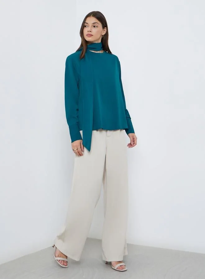 ستايلي بلوزة بأكمام طويلة مع وشاح