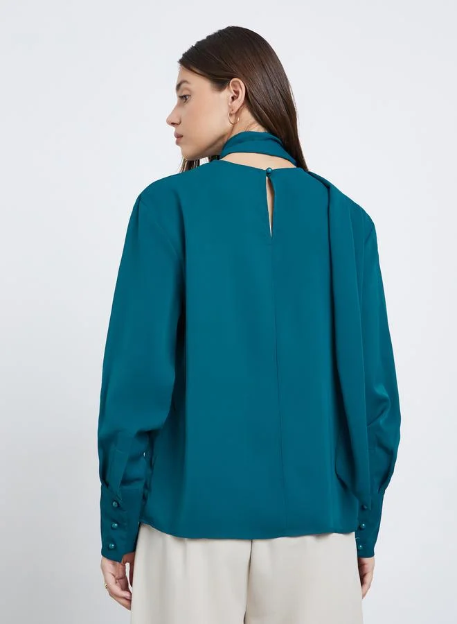 ستايلي بلوزة بأكمام طويلة مع وشاح