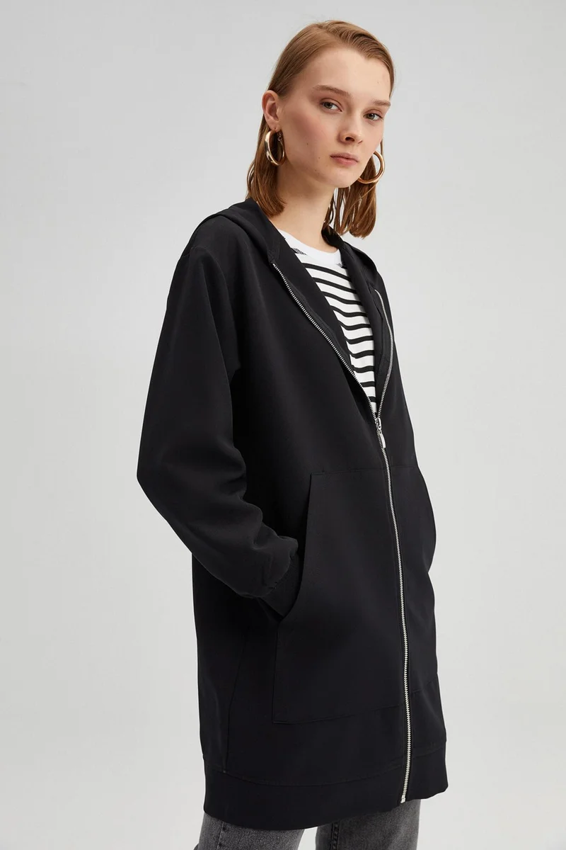 توتشي Prive Zippered Thin Crepe Jacket