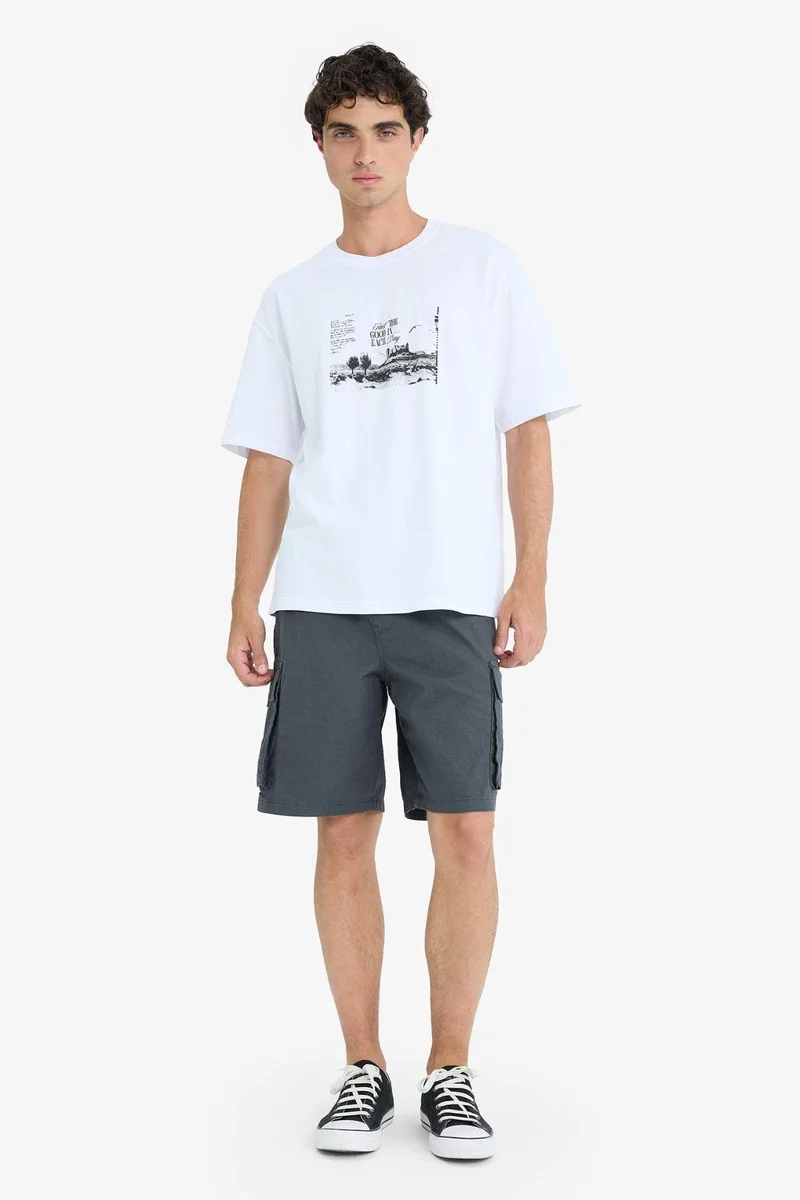 ديفاكتو Boxy Fit Crew Neck Printed Short Sleeve T-Shirt