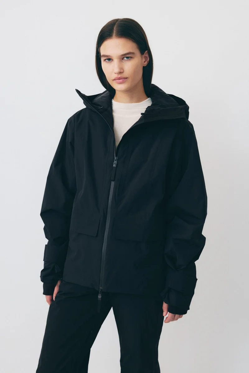 اتش اند ام جاكيت تزلج عازل من قماش ستورم موف