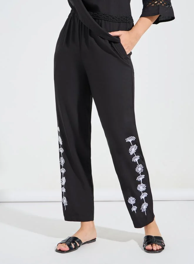 ستايلي Oversize Top & Embroidered Tapered Pants Co-Ords