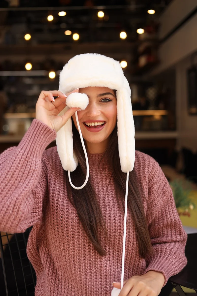 ريمسا مايو Women's Furry Earflap Plush Hat Rkş-04 Ecru