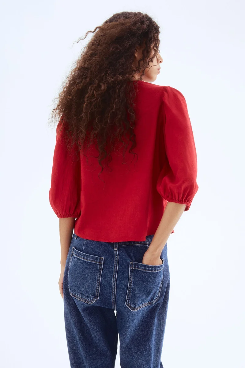 اتش اند ام بلوزة من مزيج الكتان